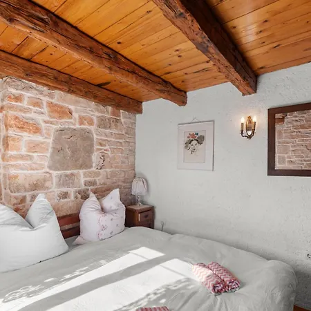 Casa Vecchia *